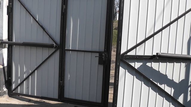 Отзыв после года использования автоматики и приводов Rotelli MT-400 (406) на распашных воротах. смотреть онлайн