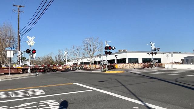 Two Massive BNSF Trains Meet @ Acacia Ave, Fullerton CA смотреть онлайн