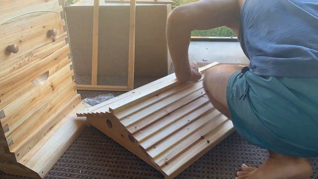 Китайская версия улья с автоматическим потоком! Chinese flow hive with automatic ! смотреть онлайн