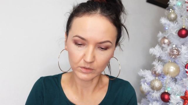 VLOGMAS 13: GRWM с новой палеткой от Revolution Allure. смотреть онлайн