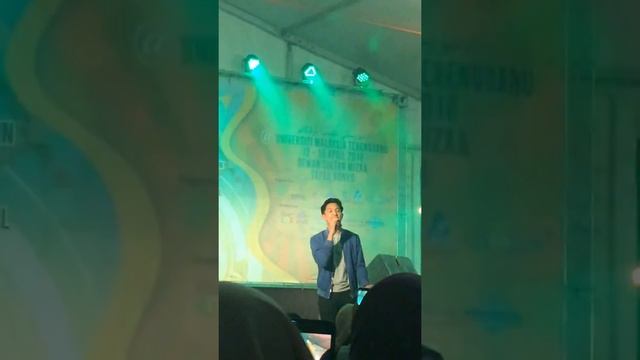 AZIZ HARUN : Senyum смотреть онлайн