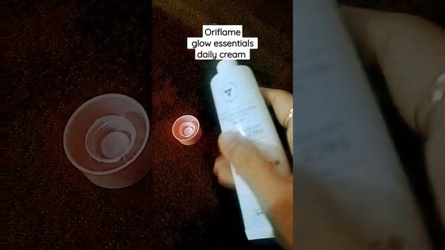 Oriflame Glow essentials Face cream with Spf 10? смотреть онлайн