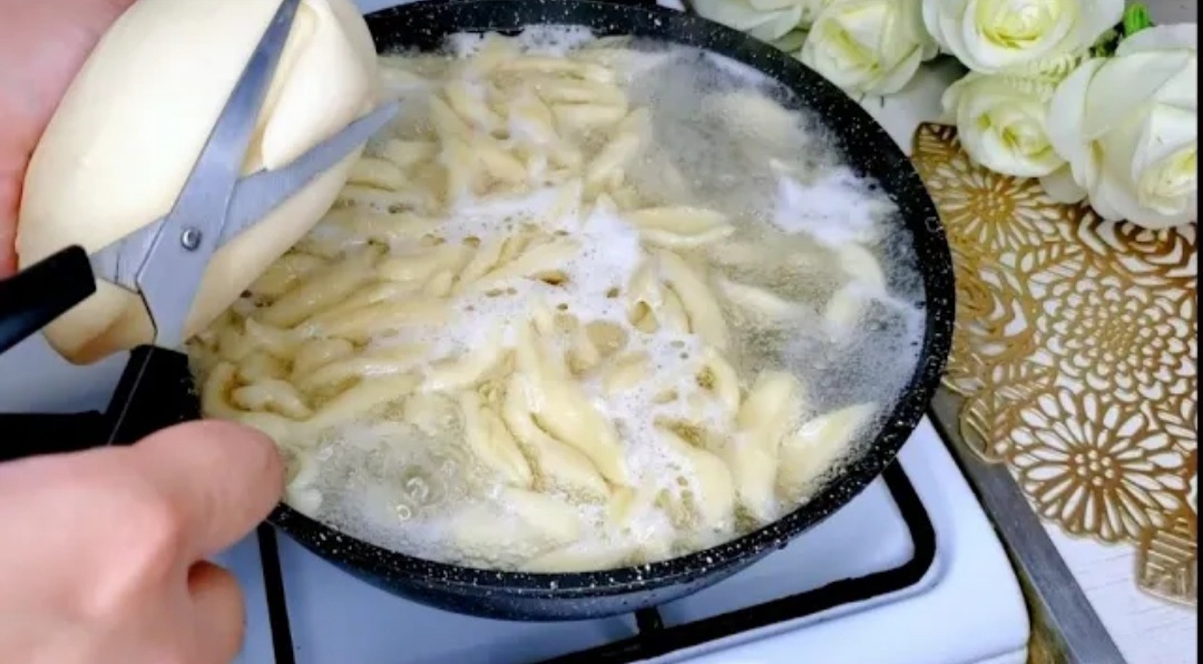 ЧТО  Я ГОТОВИЛА КОГДА МУЖ ЗАРАБАТЫВАЛ 7ТЫСЯЧ РУБЛЕЙ ЗА МЕСЯЦ?!НЕТ ДЕНЕГ, А ДО  ЗАРПЛАТЫ ДАЛЕКОО!ужин