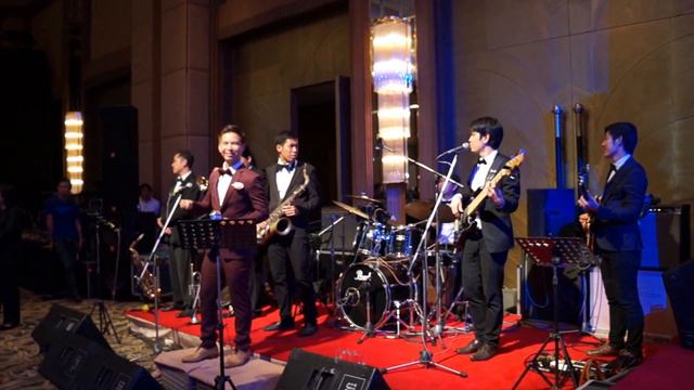 What a wonderful world - Aree Mini Big Band смотреть онлайн