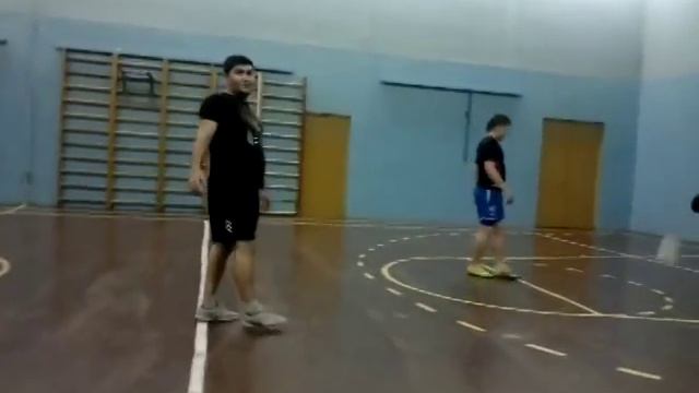 Чуть мяч в жопе не застрял!!! смотреть онлайн