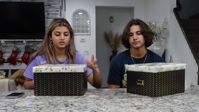 Christmas present switch up challenge 2021!!!Keilly and Kendry. смотреть онлайн