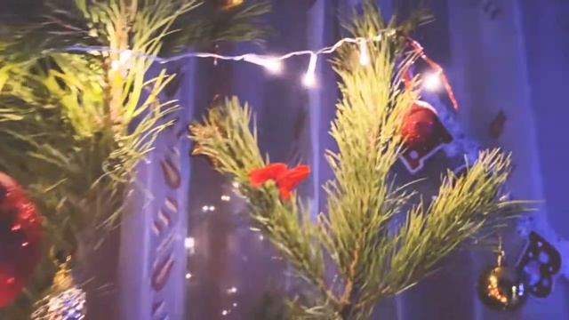 УКРАШАЕМ ЁЛКУ К НОВОМУ 2022 ГОДУ смотреть онлайн