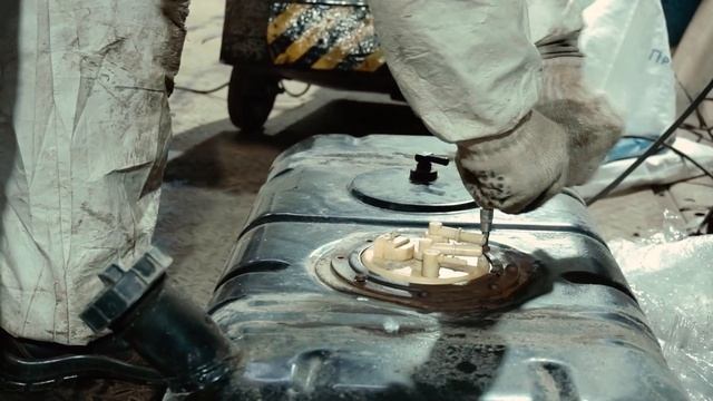 Установка стального топливного бака и инструментального ящика на Газель смотреть онлайн