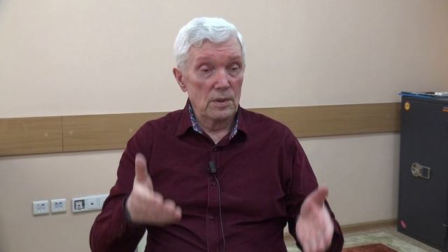 Политик Александр Суриков считает, что прежде нужно думать о людях, а не бездомных животных смотреть онлайн