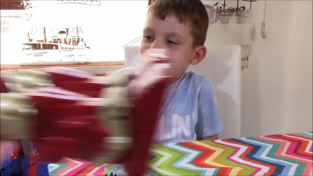 Игрушки для детей Робот против Трансформера Robot vs Transformers Unboxing Toy Review and play game смотреть онлайн