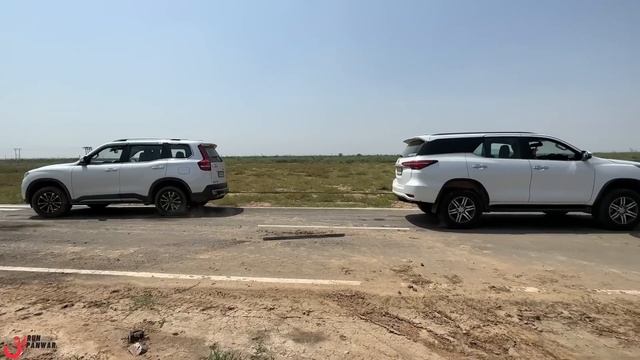 Fortuner से पंगा नहीं लेते भाई ? : New Fortuner vs Scorpio N - Tug of War смотреть онлайн