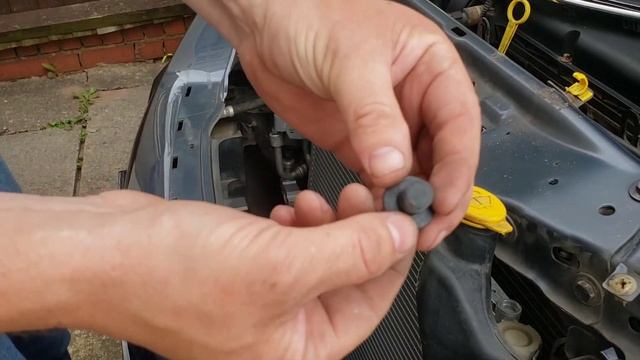 Vauxhall Zafira B air condenser replacement смотреть онлайн