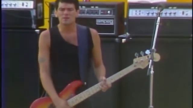 Ramones San Bernardino, California 03 09 1982) смотреть онлайн