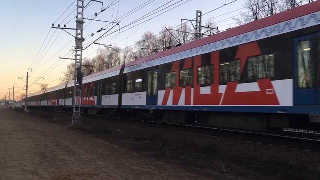 «Необычный кадр» ЭГ2Тв-029 «Иволга» подходит к ст.Водники (!информация в описании!) смотреть онлайн