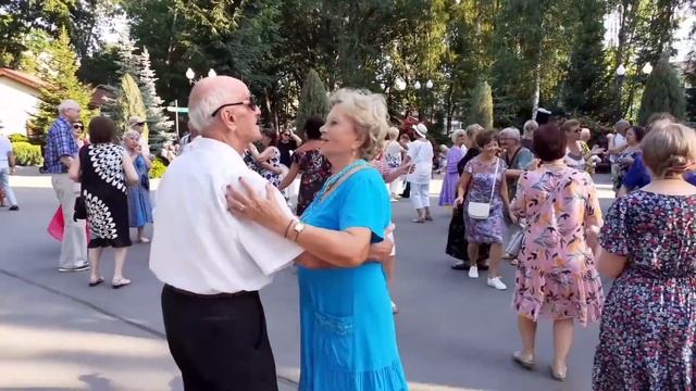 МАРДЖАНДЖА! СЧАСТЛИВЫЕ МОМЕНТЫ ИЗ ПАРКА ГОРЬКОГО ХАРЬКОВ ТАНЦЫ смотреть онлайн