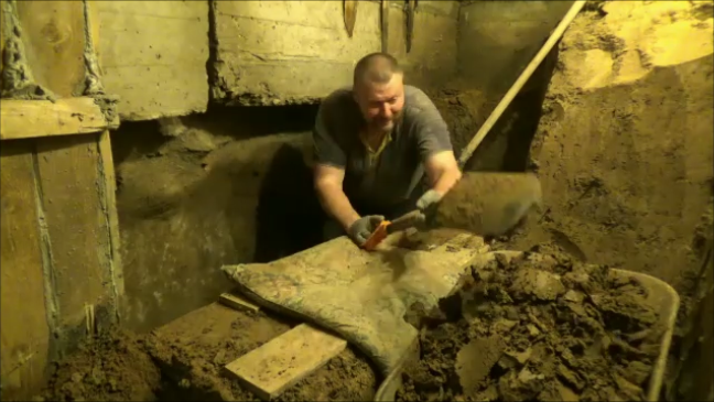 Не логичный но упорный копатель.mp4 смотреть онлайн