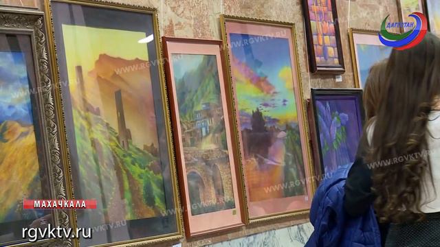В Махачкале открылась выставка «Все оттенки пастели» смотреть онлайн