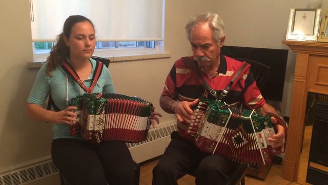Enzo Di Palma playing Quanto e bello lu primo amore смотреть онлайн