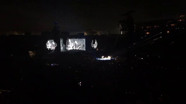 10/6/2017 COLDPLAY- Magic @ Rose Bowl Stadium смотреть онлайн