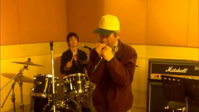 ６０代のハーモニカプレイヤ―とのセッション！ смотреть онлайн