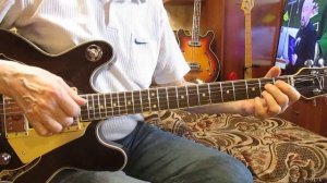 Голуби целуются на крыше-(как играть на гитаре аккорды)