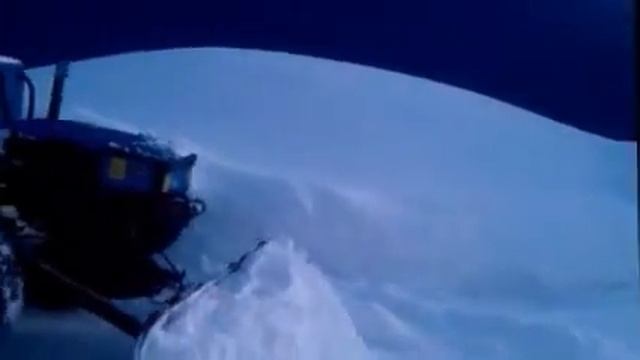 Очистка терртории от снега мотоблоком смотреть онлайн