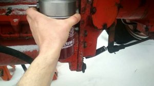Т-25. Установка масляного фильтра для насос-дозатора.