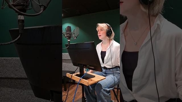 Александра Курагина озвучивает Яши и скричера Санблейз Стак. (2 Часть).