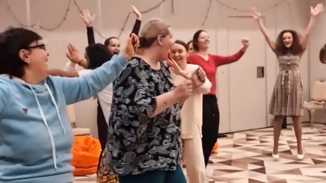 Зам ген. директора Академии Росатома Гульнара Биккулова о Йоге Смеха и тренинге Мити Ефимова смотреть онлайн