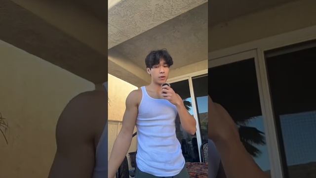 THE BEST Tank Tops for Guys смотреть онлайн