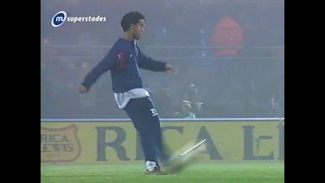 Ronaldinho vs Troyes - Away - Ligue 1 - 2001/2002 - Matchday 13 смотреть онлайн