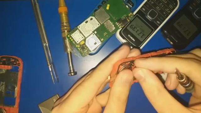 как сделать чтобы при звонке мигала фонарик nokia 1202 смотреть онлайн