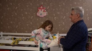 VLOG Алиса терпеливо повторяет дубли по 100 раз. Снимаем про няню