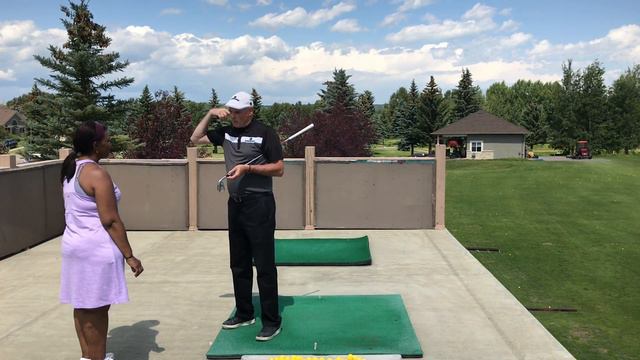 'Keep your head still' in your golf swing? Only if you want ruin your back and hit bad golf shots! смотреть онлайн