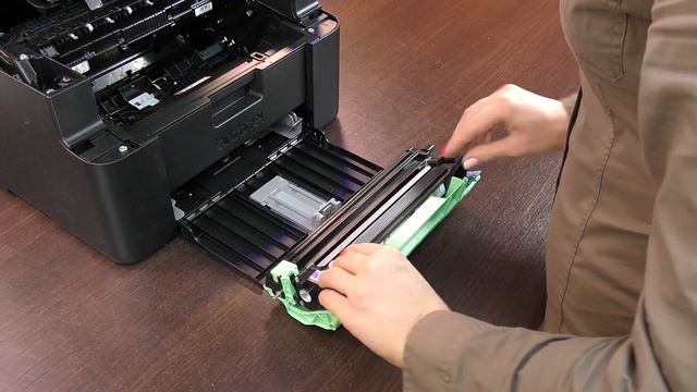 Drukarka Brother DCP-1622 WE – jak wymienić toner – DrTusz.pl смотреть онлайн
