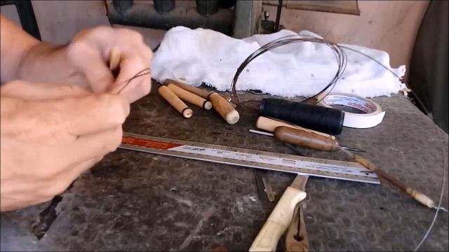 FERRAMENTA MANUAL - PARA TRANÇAR O CAXIXI - CAPOEIRA - ARTESANATO - MESTRE PEIXE - VÍDEO 1 смотреть онлайн