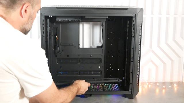 CTE 750 Air, l'ENORME nouveau boitier E-ATX de THERMALTAKE смотреть онлайн