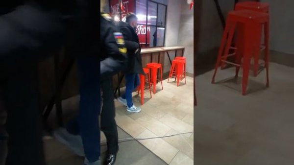 Накормили в KFC)