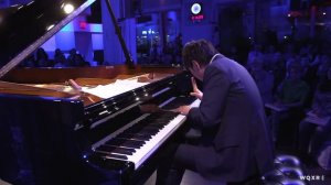 Lang Lang performs Beethoven's "Für Elise"
