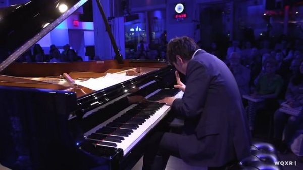 Lang Lang performs Beethoven's "Für Elise"