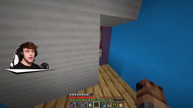 SCAMMING with STORAGE WARS in Camp Minecraft! смотреть онлайн