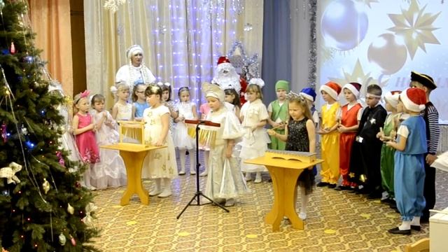 Инструментальная композиция "Белые снежинки" муз.рук.Смирнова Е.Ю. смотреть онлайн