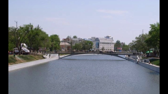 "Узнаю из тысячи тихую улицу..." Стихи Д. Немировской, муз. и исп. Св. Страусовой, видео А. Цаплина смотреть онлайн