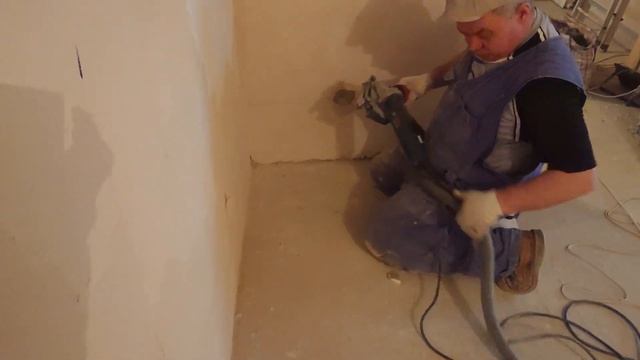 Болгарка BOSCH GWS 17-125 CIE с кожухом BOSCH GDE 115/125 FC-T с пылесосом BOSCH GAS 20 L SFC смотреть онлайн