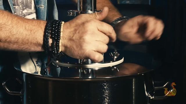 Дистиллятор «Адамант». Полная сборка аппарата и последовательное подключение охлаждения. смотреть онлайн