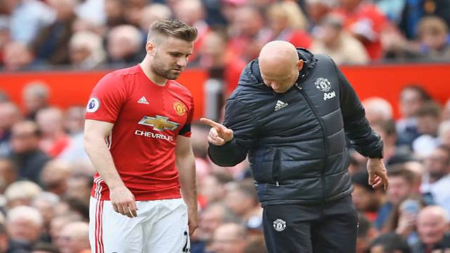 Man utd transfer news: matic dig at chelsea, shaw contract claim, bonaventure dennis eyed смотреть онлайн