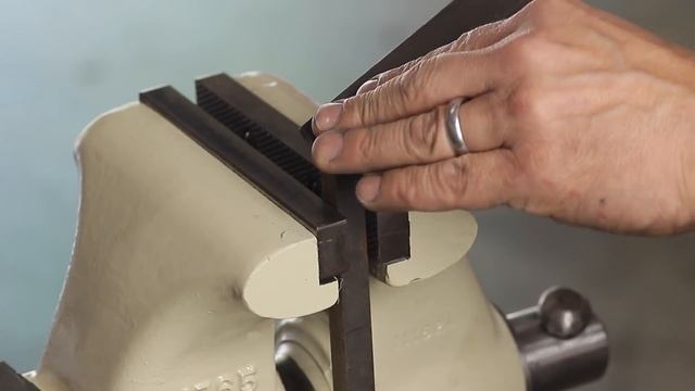 How to Sharpen Metal Files смотреть онлайн