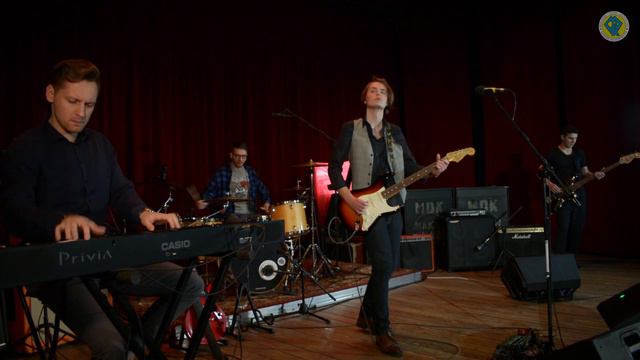 MACIEJ KOMOROWSKI BAND - live session w eMDeKu смотреть онлайн