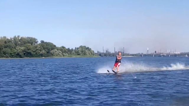 Лыжню, уступите парню лыжню! смотреть онлайн