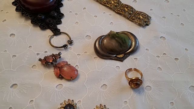 Винтажная бижутерия . Удачные ,редкие находки с барахолки и блошиного рынка. Покупка для коллекции. смотреть онлайн